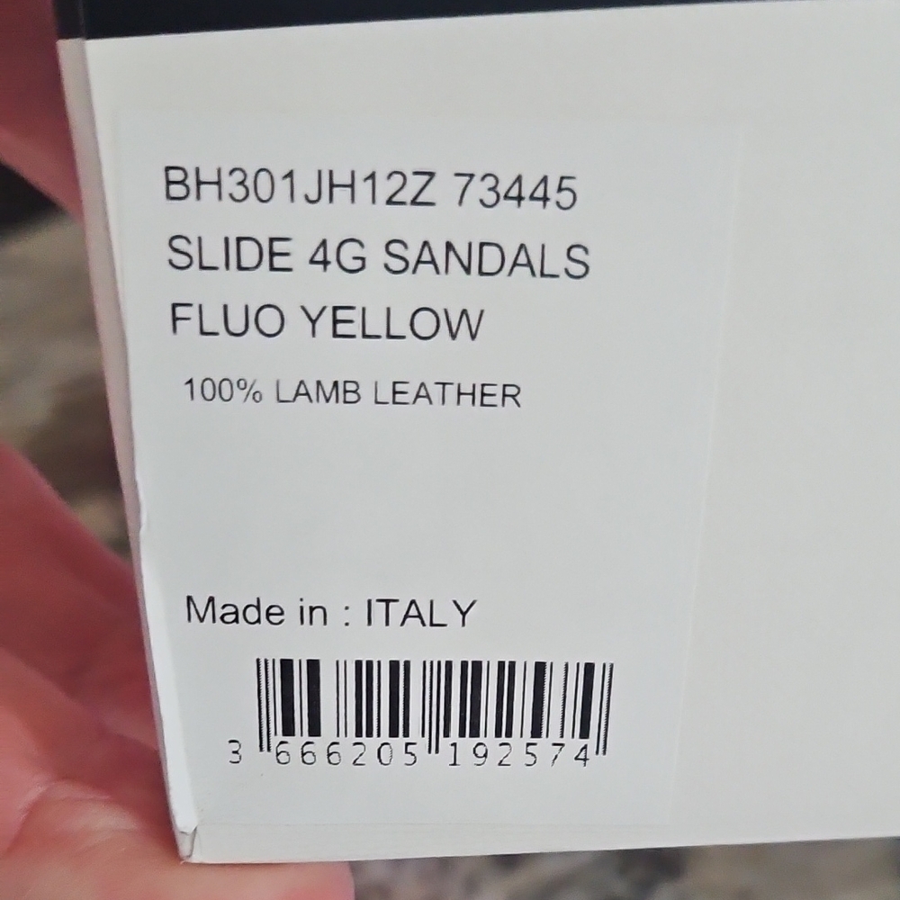 Givenchy Star-Patterned Yellow Slides - image 3